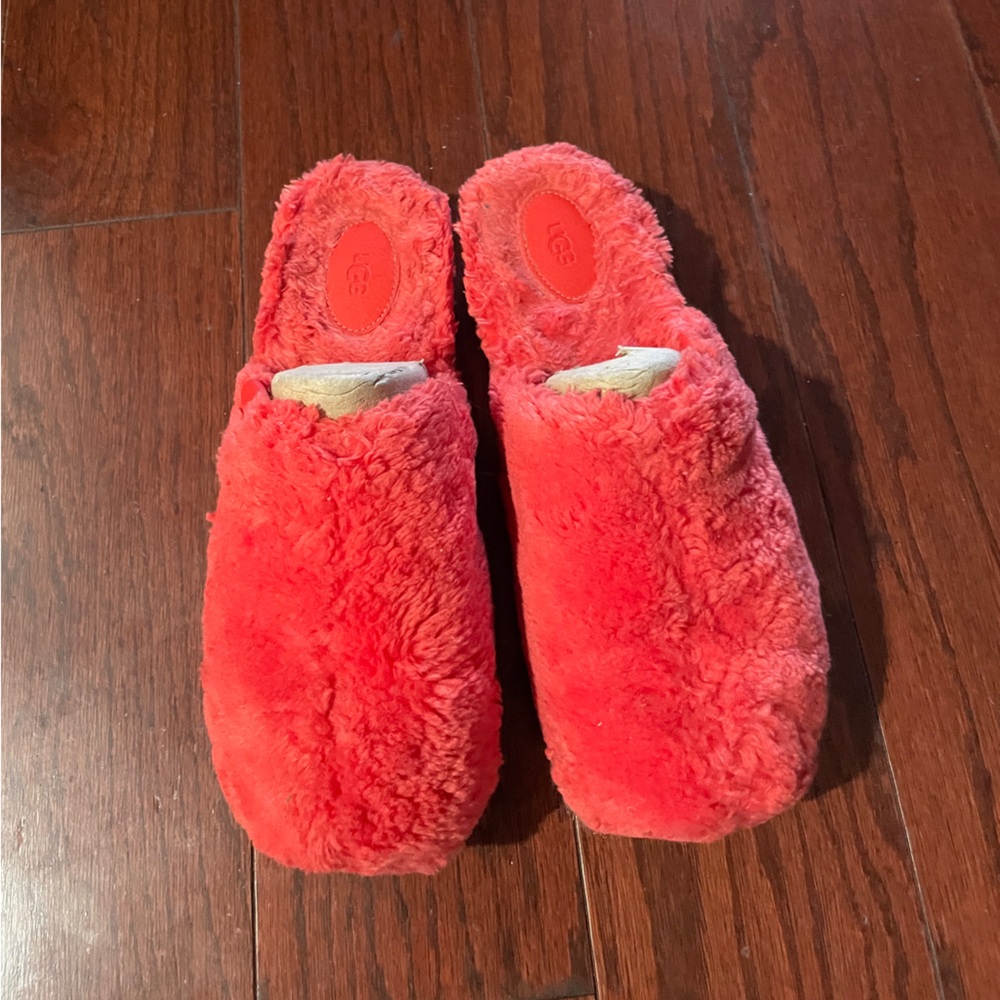 Women Ugg Coral clogs